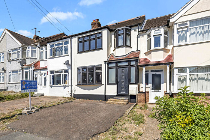 4 Bedroom Terraced House For Sale In The Drive, Collier Row, RM5