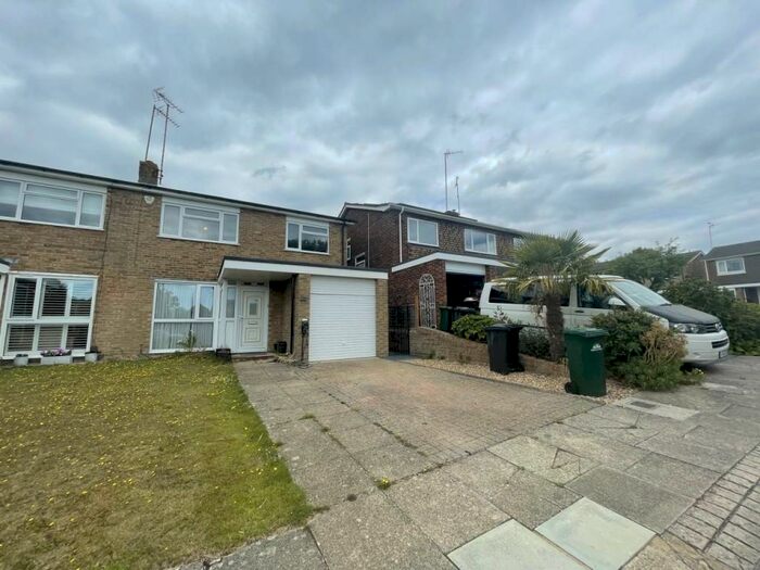 3 Bedroom House To Rent In Overhill Gardens, Brighton, East Sussex, BN1