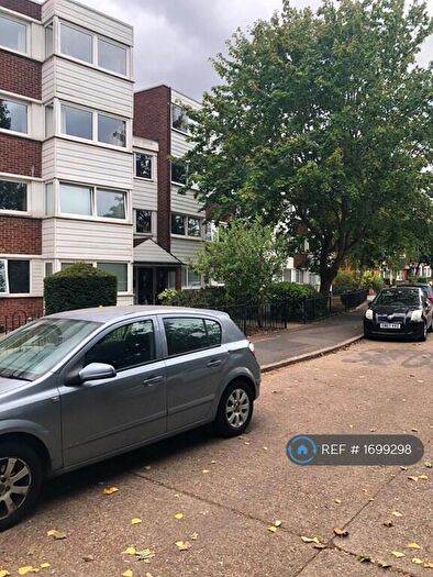 2 Bedroom Maisonette To Rent In Aston Court, Woodford Green, IG8