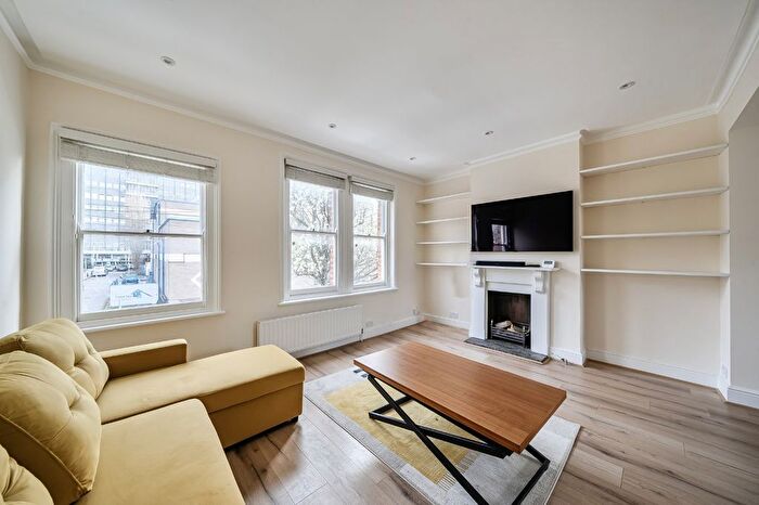 2 Bedroom Flat To Rent In St. Dunstans Road, Hammersmith, London, W6