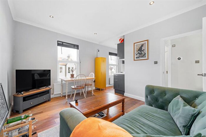 2 Bedroom Flat For Sale In Durban Road, West Norwood, SE27