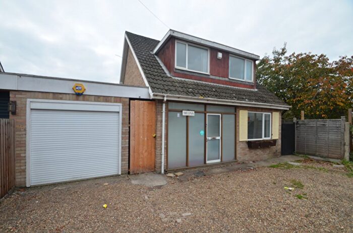 3 Bedroom Detached House To Rent In The Causeway, Staines-Upon-Thames, TW18