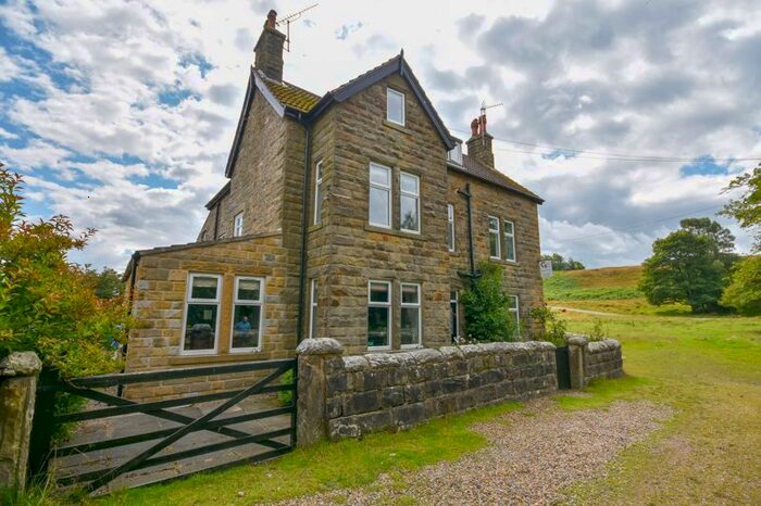 7 Bedroom Semi-Detached House For Sale In Goathland, Whitby, YO22