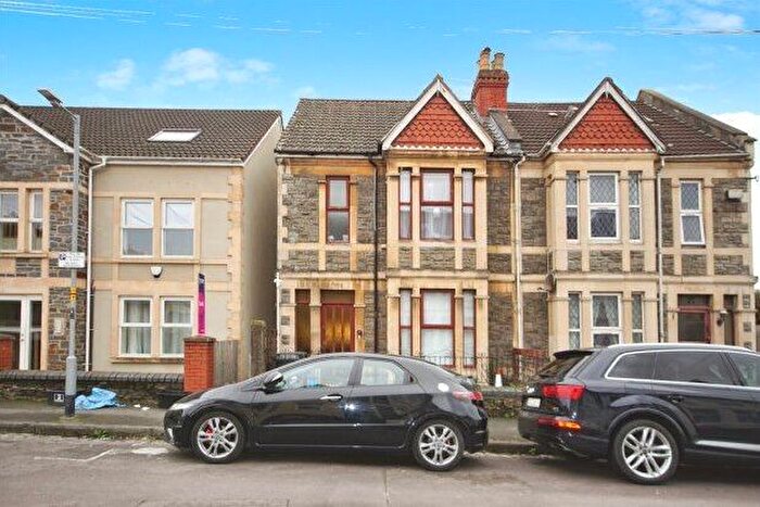 5 Bedroom Semi-Detached House To Rent In Hinton Road, Bristol, BS16