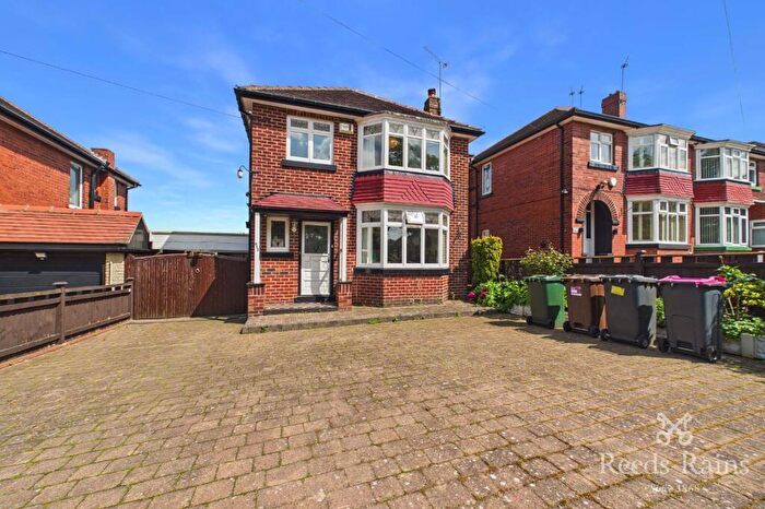 3 Bedroom Detached House For Sale In Herringthorpe Valley Road, Rotherham, South Yorkshire, S65