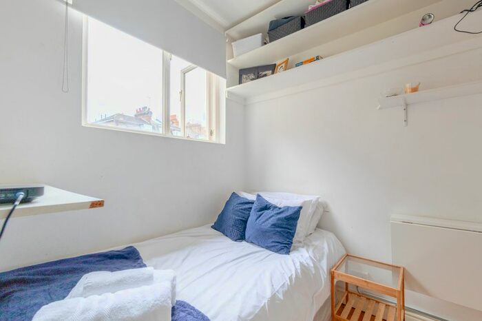 Studio To Rent In Rosslyn Hill, London, NW3