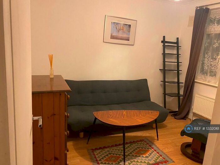 1 Bedroom Flat To Rent In Chesterton Road, London, E13