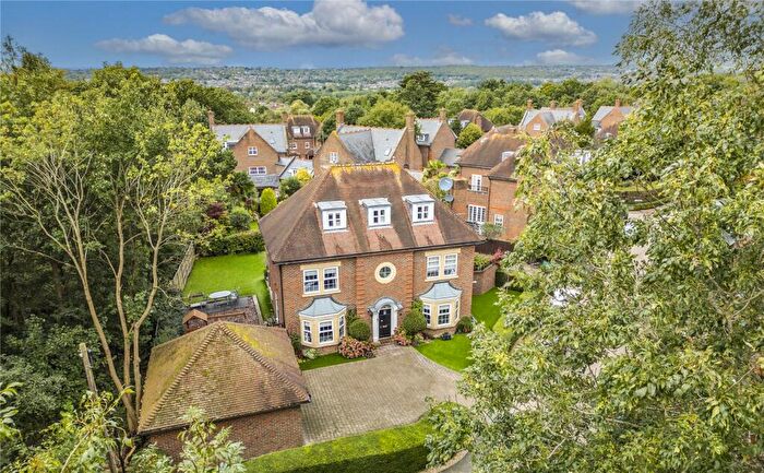 5 Bedroom Detached House For Sale In Regents Drive, Woodford Green, IG8