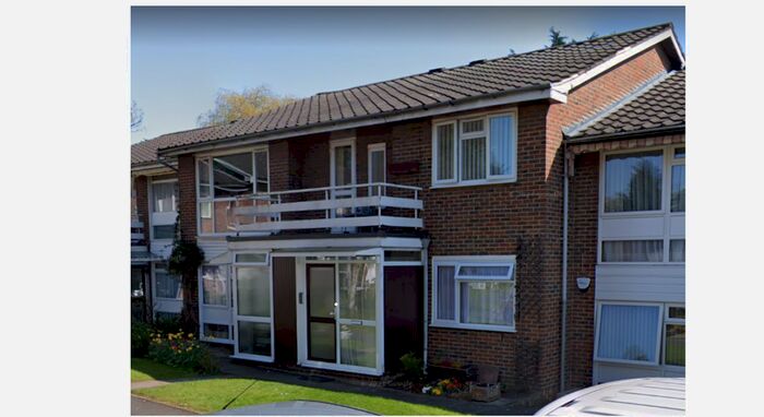 3 Bedroom Maisonette To Rent In White House Drive, Stanmore, HA7