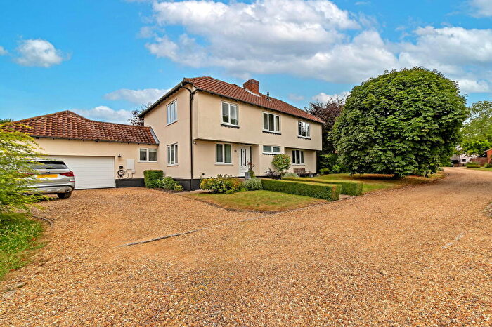 4 Bedroom Detached House For Sale In Whittets Close, Great Gransden, Sandy, Bedfordshire, SG19