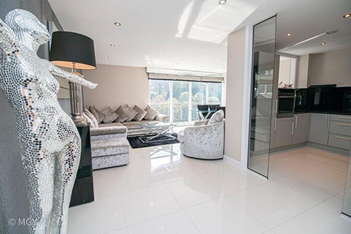 3 Bedroom Apartment To Rent In Catrine House, Victoria Wharf, Cardiff Bay, CF11
