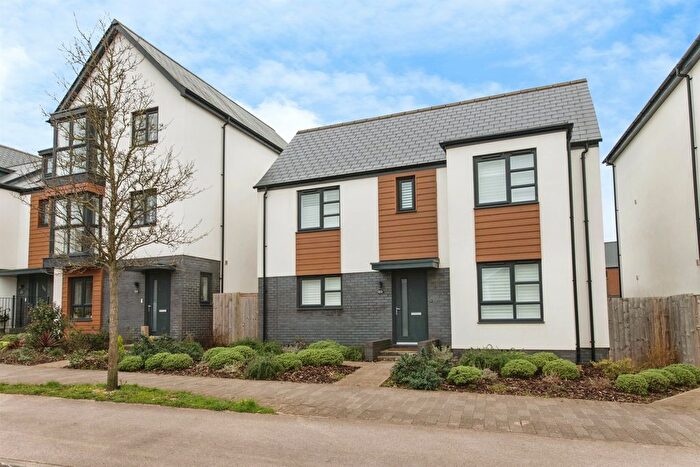 3 Bedroom Detached House For Sale In Tithebarn Way, Tithebarn, Exeter, EX1