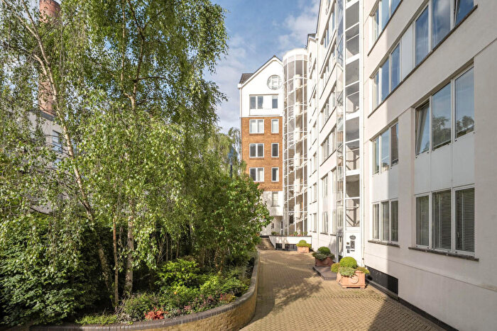 2 Bedroom Flat For Sale In The Quadrangle, Chelsea Harbour, Chelsea, London, SW10