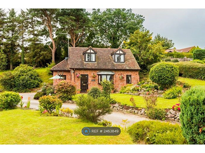 1 Bedroom Detached House To Rent In Colwyn Bay, Colwyn Bay, LL29