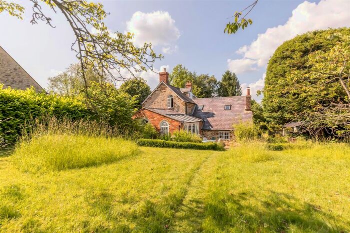 4 Bedroom Detached House For Sale In Freehold Street, Lower Heyford, Bicester, OX25