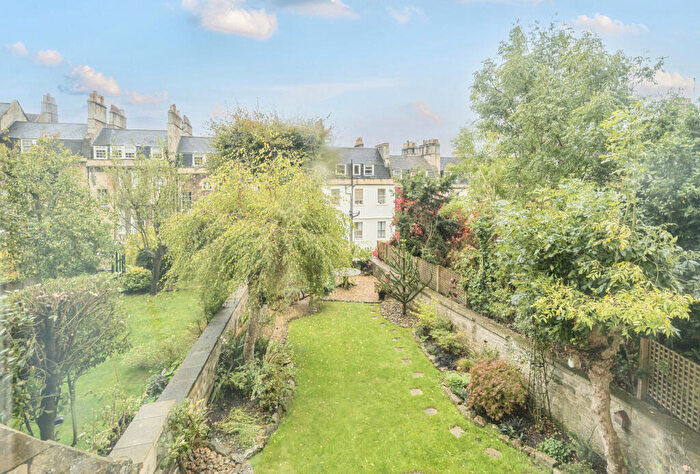 2 Bedroom Apartment For Sale In Brunswick Place, Bath, Somerset, BA1