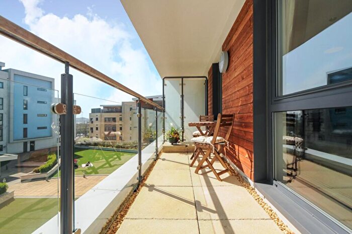 2 Bedroom Apartment To Rent In Cobalt, Maritime Walk, Ocean Village, SO14