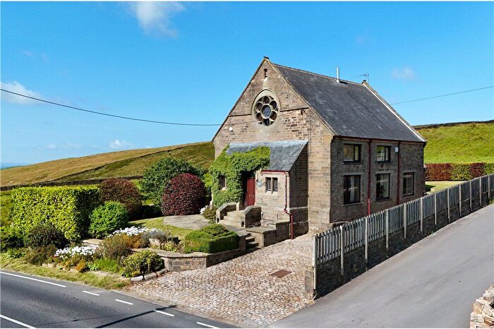 4 Bedroom Detached House For Sale In Skipton Old Road, Colne, Lancashire, BB8