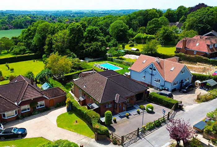 3 Bedroom Bungalow For Sale In Pilgrims Way, Ashford, TN27