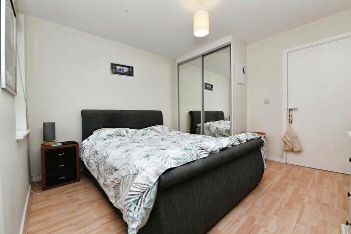 1 Bedroom Flat For Sale In Southernhay Close, Basildon, Essex, SS14