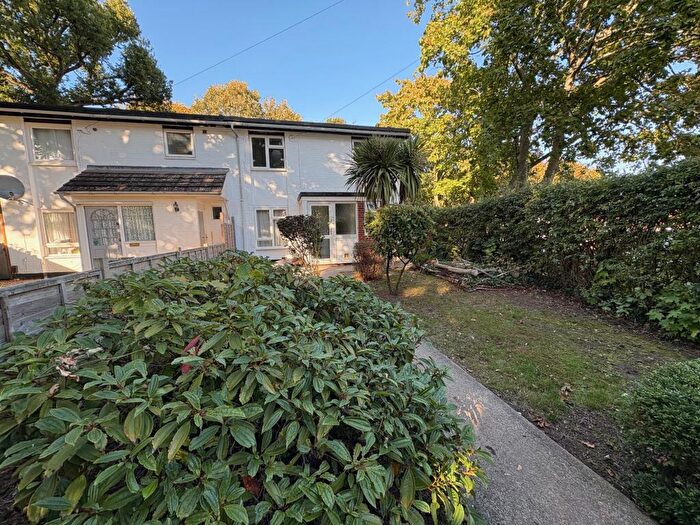 3 Bedroom End Of Terrace House To Rent In Meadow Way, SG1