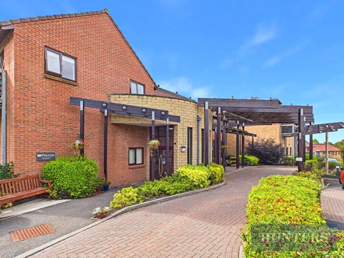 1 Bedroom Flat For Sale In Plaxton Court, Scarborough, YO12