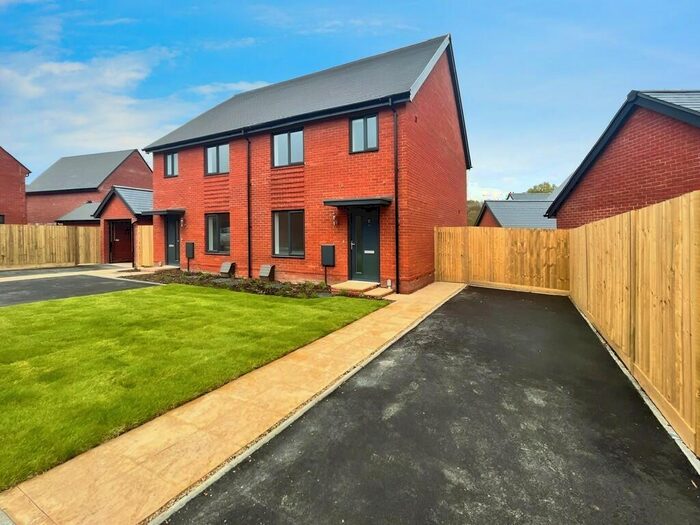 3 Bedroom Semi-Detached House To Rent In Bedlams Close, Whiteley, PO15