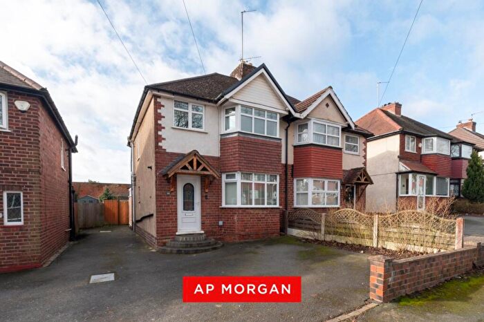 3 Bedroom Semi Detached House For Sale In Olton Croft, Birmingham, West Midlands, B27