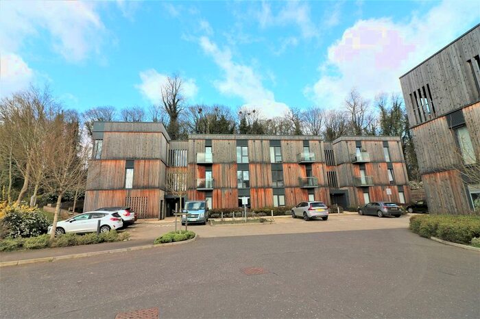 2 Bedroom Flat To Rent In Clock House Gardens, Welwyn, AL6