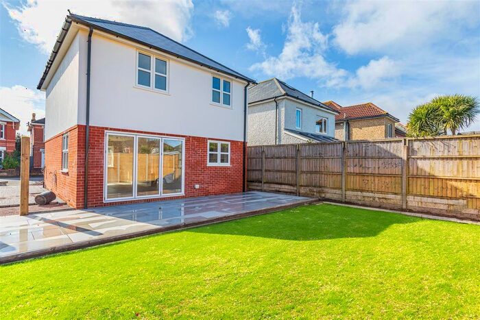 3 Bedroom Detached House To Rent In Strouden Road, Winton, Bournemouth, BH9