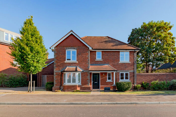 4 Bedroom Detached House To Rent In Priors Gardens, Spencers Wood, RG7
