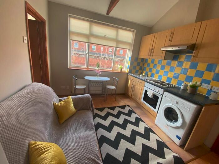 1 Bedroom Flat To Rent In Flat E Hazelbury Crescent, Luton, LU1