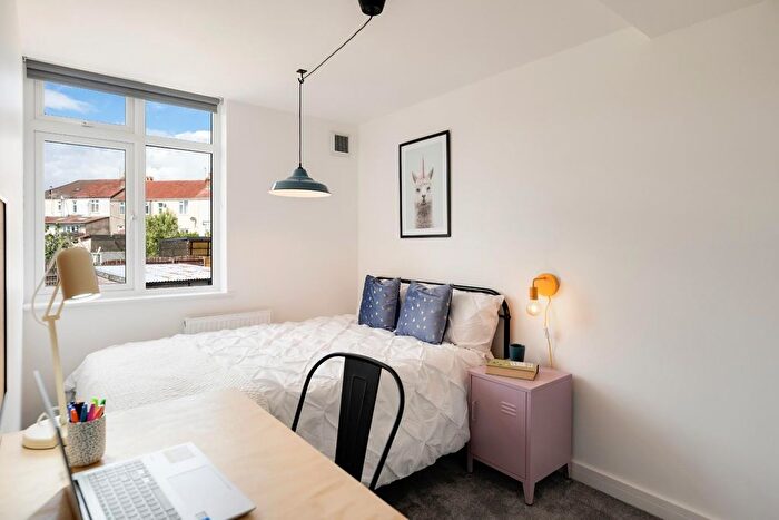 6 Bedroom Property To Rent In Hottom Gardens, Bristol, BS7