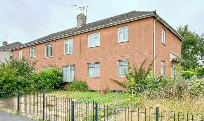 2 Bedroom Flat To Rent In Wyndham Crescent, Brislington, Bristol, BS4