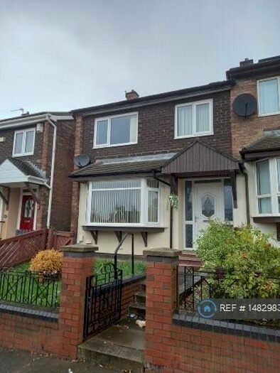 3 Bedroom Semi-Detached House To Rent In Bradford Avenue, Sunderland, SR5