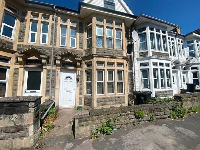 6 Bedroom House To Rent In Downend Road, Bristol, BS16