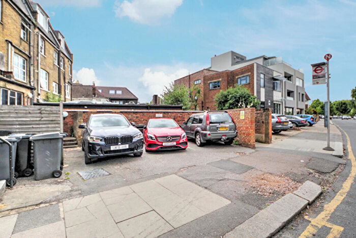 1 Bedroom Flat To Rent In High Road, Whetstone, N20