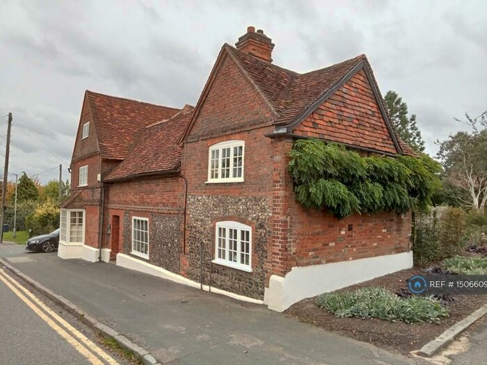 4 Bedroom Detached House To Rent In High Street, Lane End Nr Marlow, HP14