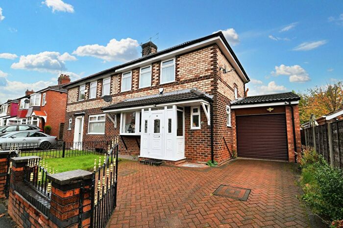 3 Bedroom Semi Detached House For Sale In Tellson Crescent, Salford, M6