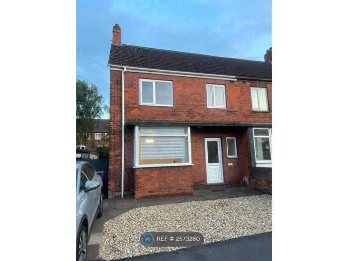 3 Bedroom Semi-Detached House To Rent In Neville Road, Scunthorpe, DN16