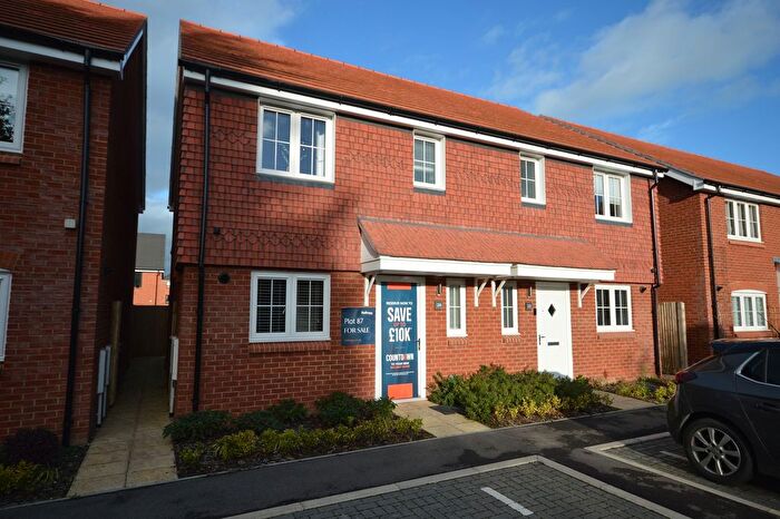 3 Bedroom Semi-Detached House For Sale In Welply Way, Thame, OX9