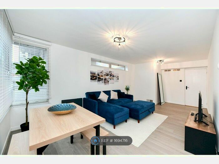 2 Bedroom Flat To Rent In Isobel House, Sunbury-On-Thames, TW16