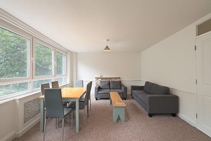 5 Bedroom Apartment To Rent In Battersea Bridge Road, London, SW11