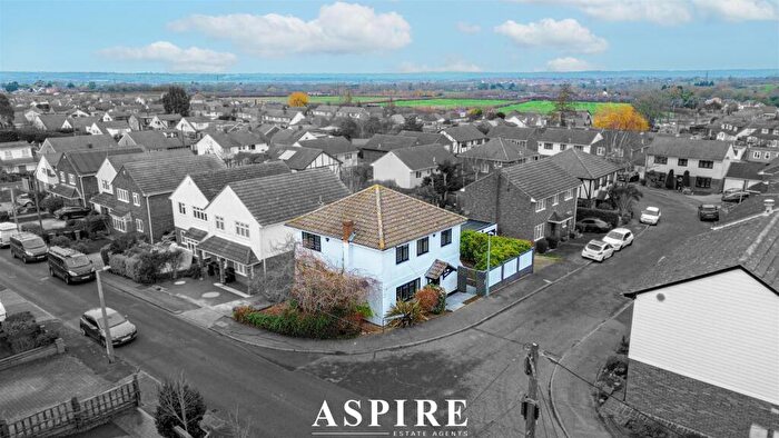 4 Bedroom Detached House For Sale In Paignton Close, Rayleigh, SS6