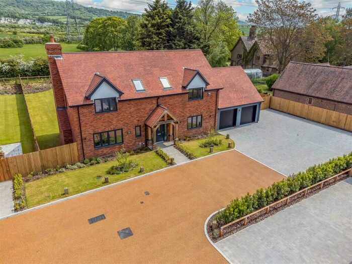 4 Bedroom Detached House For Sale In Peters Barn, Old Church Road, Burham, ME1