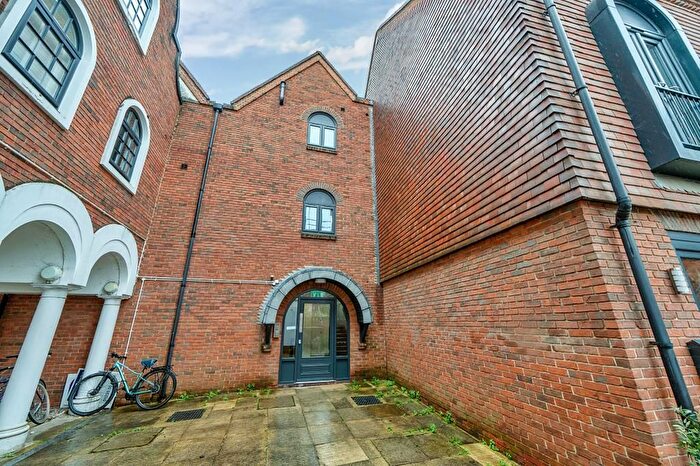 1 Bedroom Flat To Rent In Old Station Yard, Abingdon, OX14