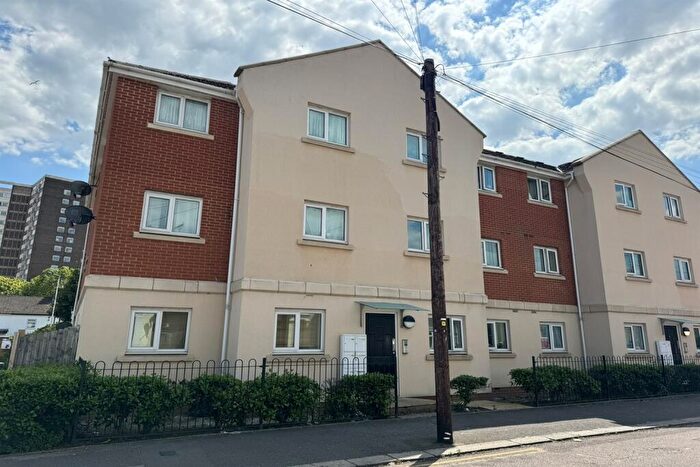 2 Bedroom Flat To Rent In Royal Court, SS2