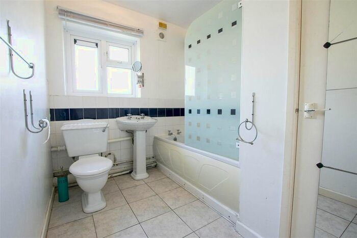 1 Bedroom Flat For Sale In Hampshire Court, Abdon Avenue, Birmingham, B29