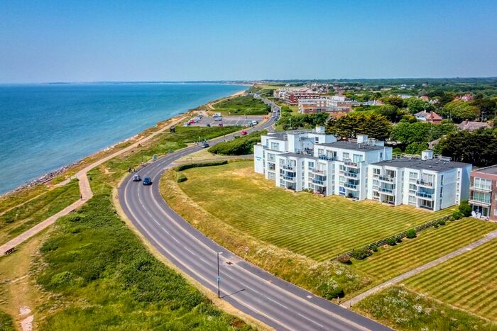 2 Bedroom Flat To Rent In Richmond Court, Park Lane, Milford On Sea, Lymington, Hampshire, SO41