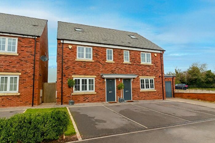 4 Bedroom Town House For Sale In Willow Brook Daventry Northamptonshire, NN11